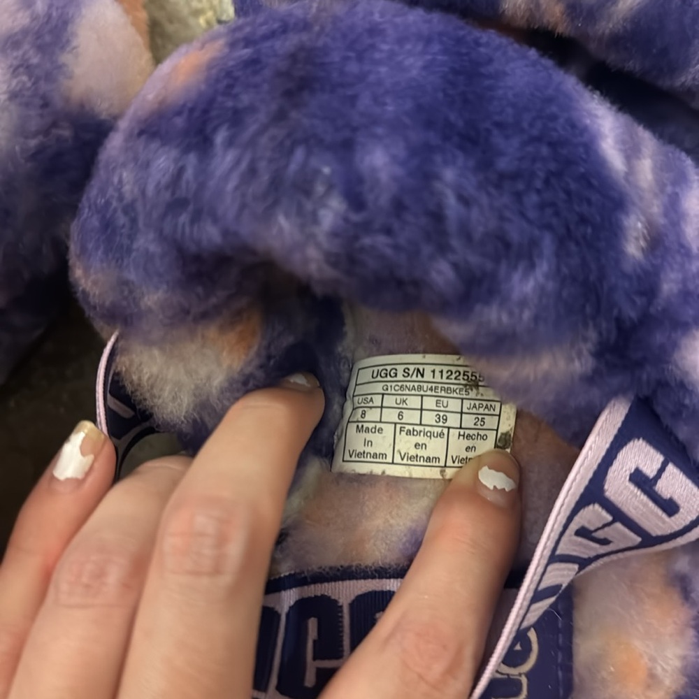 Ugg Slippers - image 4